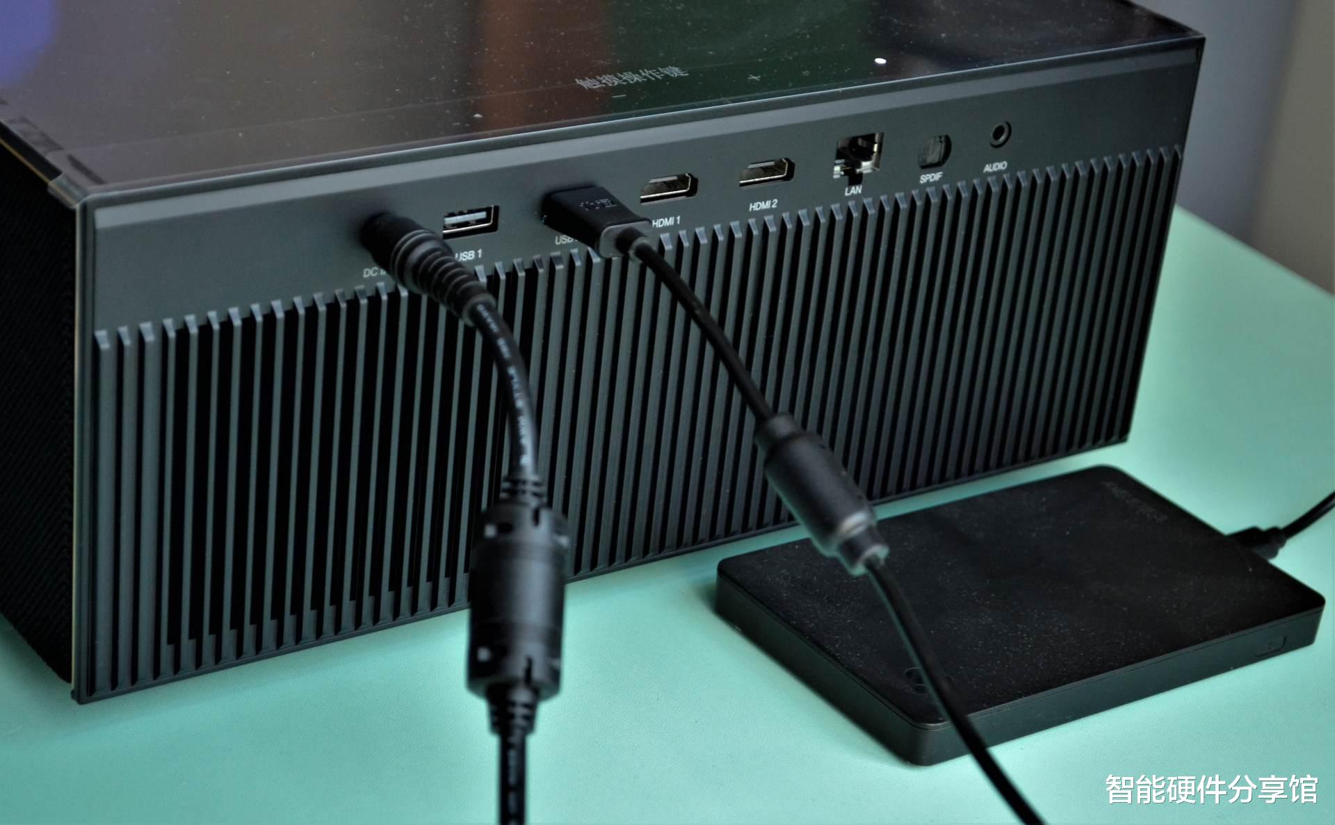 显示器|如何打造家庭影院？深度评测大眼橙X20，畅享智能投影界天花板