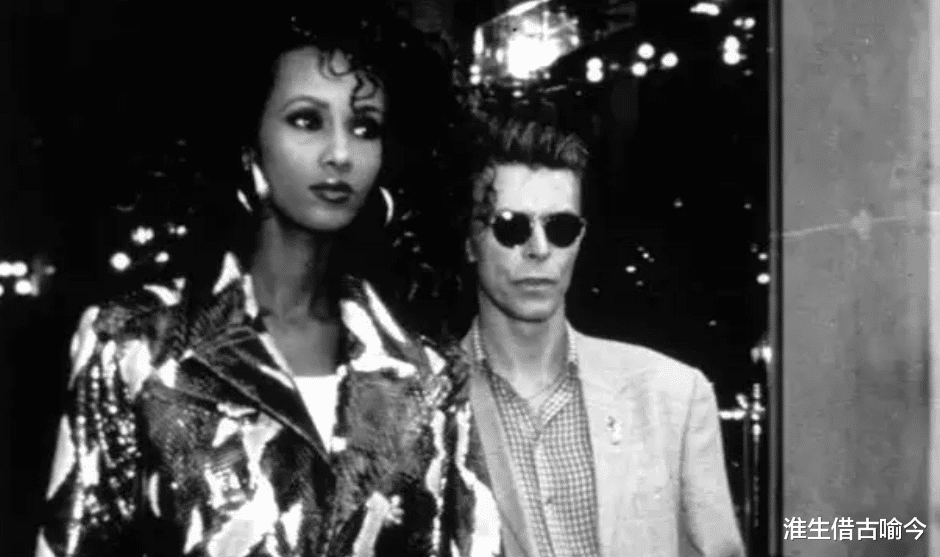 大卫·鲍威|大卫·鲍伊:承认双性恋,娶三婚最美黑人超模,女儿气质超凡脱俗