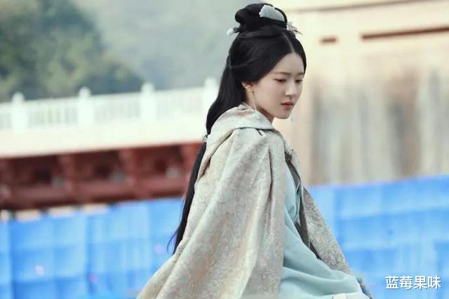 赵丽颖|2022年最受欢迎的8位女星，其中三个姓赵，虞书欣也意外上榜