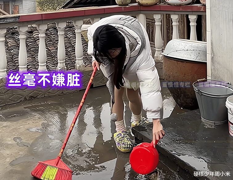 女子去男朋友家很勤快,做了美甲还洗碗,过来人:那么恨嫁吗?