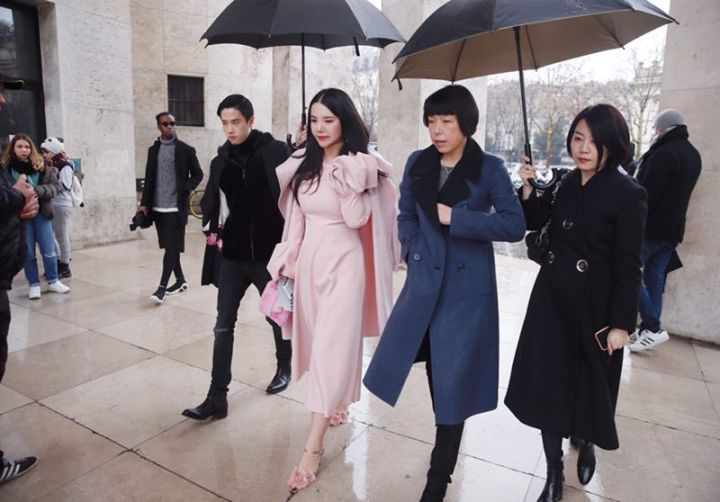 汕头|“上亿名媛”余晚晚:一套裙子值一套房,豪宅厕所就有三室一厅