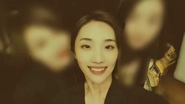 胡歌|胡歌新婚妻子更多近照曝光！忙前忙后女强人范足，小11岁却似姐姐