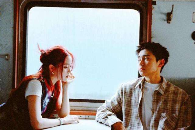 欧阳娜娜|欧阳娜娜翟子路恋情曝光，两人甜蜜共度四晚，cu终是舔狗。