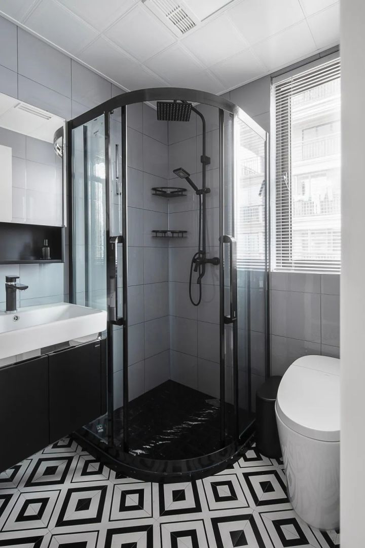 128平北欧风三居室 灰蓝色调+温润木质打造生活的柔和质感