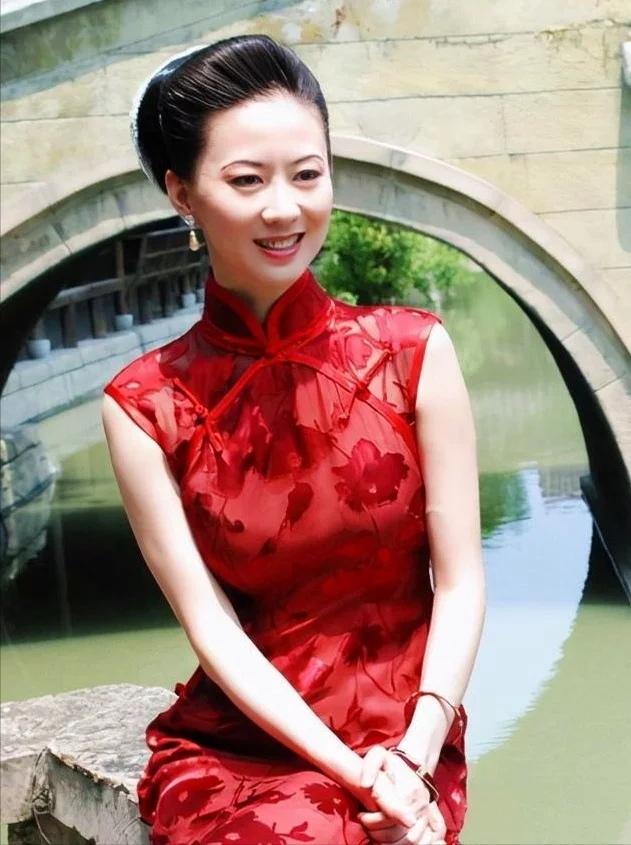 汤加丽|拍写真走红，被丈夫抛弃、遭父亲指责，汤加丽如今后悔了吗？