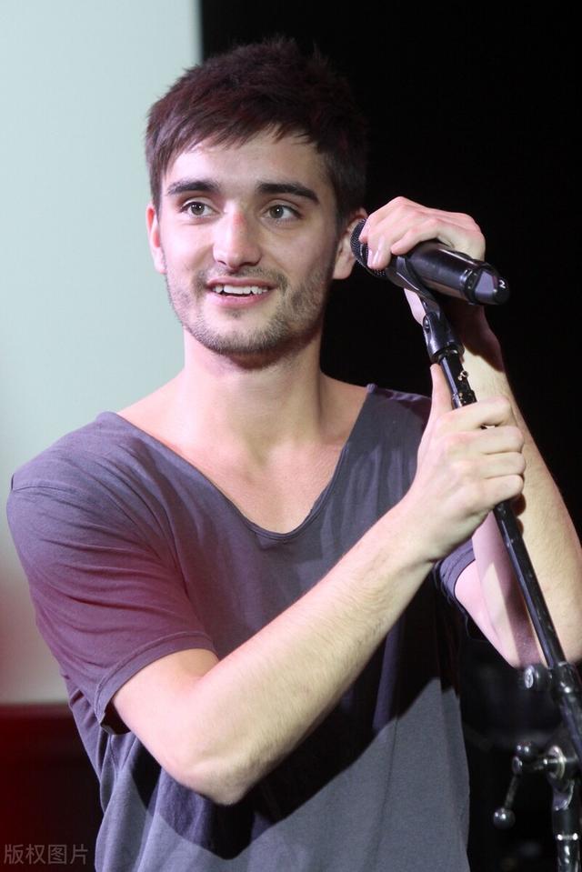 男团|英国男团成员汤姆·帕克脑瘤去世，享年33岁