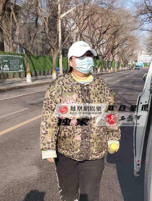 春晚|春晚三次联排：小品演员熟面孔多，姜昆成相声代表，邓超现场拜年