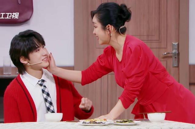 沈腾|关晓彤的“真实”,让观众彻底看透了沈腾在《王牌》有多尴尬!