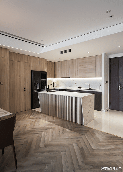 122㎡现代高级黑+灰,大横厅打造开放式布局,原木温馨感十足