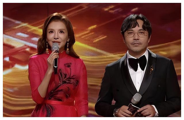 红毯生图成女星“照妖镜”：毛晓彤脸僵，朱迅狰狞，沈梦辰又变了