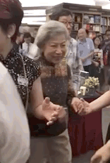 罗兰|火了30年的“娱乐圈第一恶女”,决定优雅地离开人世