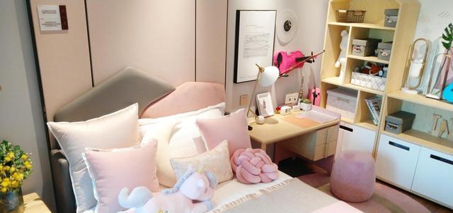 墙纸和墙布的5个区别:墙布更贵、更好,但这些“好”你需要吗?