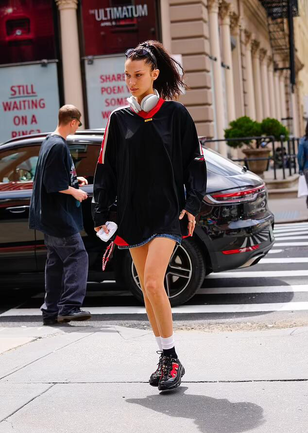 哈迪|国际名模吉吉·哈迪德今天生日，妹妹贝拉买气球庆生，现姐妹情深