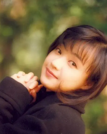 陈慧娴|陈慧娴输给梅艳芳选择离开,至今热爱唱歌与梅艳芳和解