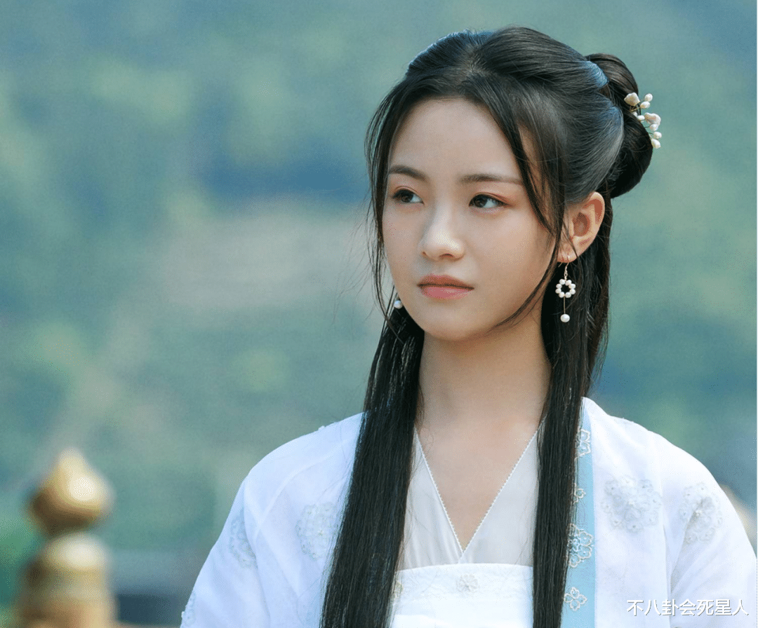 关晓彤|历数京圈公主5代！关晓彤不过分，有人不上大学也能部部女一