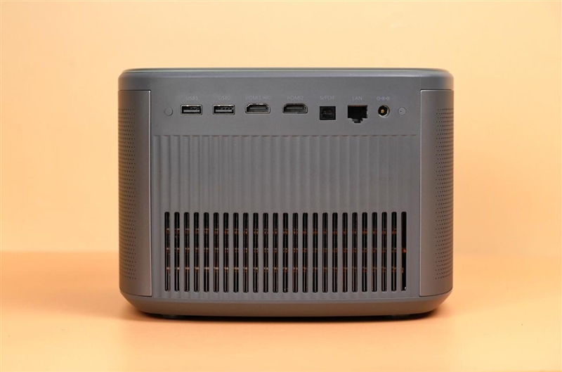 徕卡|25大升级,徕卡加持画质,旗舰投影天花板坚果J10S