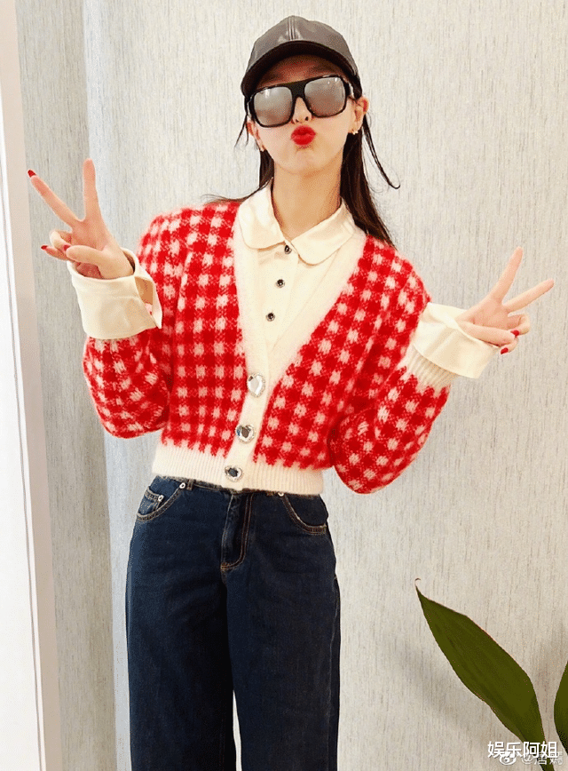 |唐嫣13年前游客旧照释出!灵动十足好少女,这颜值几乎没变过