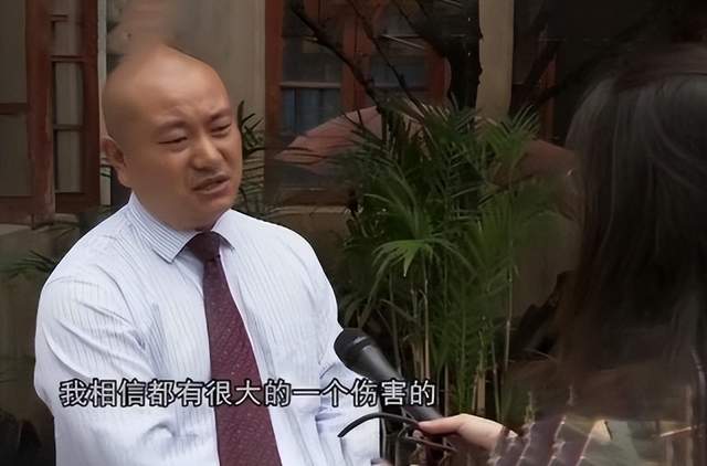 男子杀人逃亡16年漂白成为大学客座教授,家属持续追凶,老乡聚会认出凶手