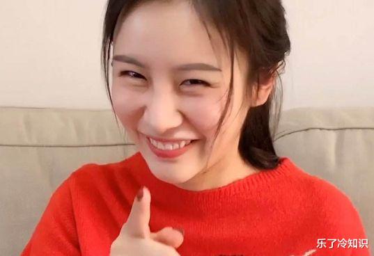 祝晓晗|揭秘网红祝晓晗的收入，和父亲的真实关系，可以靠颜值却偏要靠才华