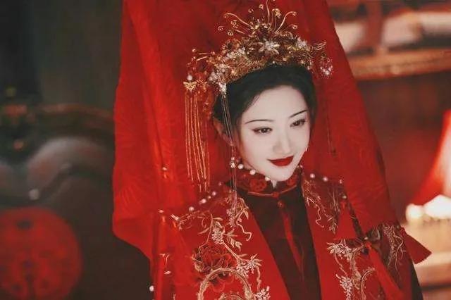 古装剧|盘点古装剧里那些七色嫁衣和绝美新娘，你最心水谁？