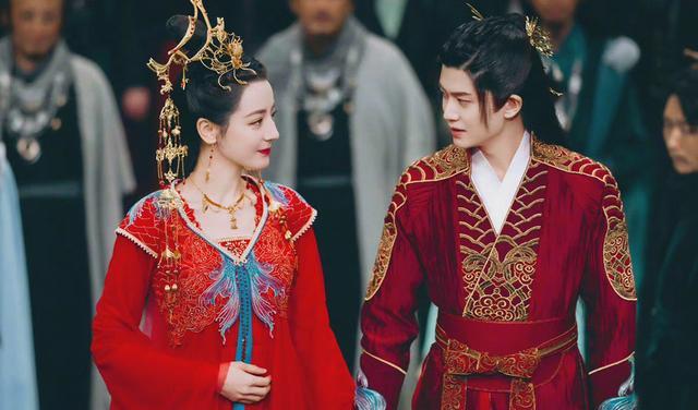 迪丽热巴|恰似故人归：坏规矩台词被删，长意送请帖没了，热巴嘉伦戏份好少