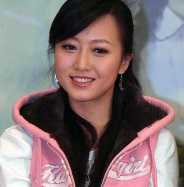 潘阳|“潘长江女儿”潘阳：父亲力捧也不红，嫁给10亿富商，成豪门阔太