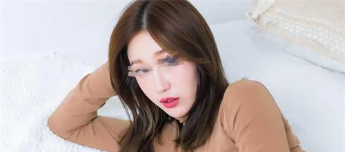 04年江苏男子怀疑情人与人有染,躲床底偷看3小时,真相令他崩溃