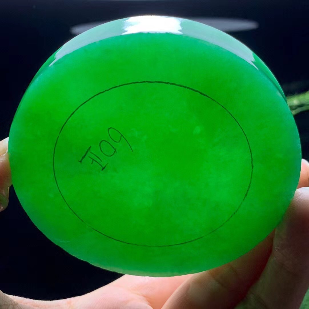 翡翠手镯|\uD83C\uDE35?绿翡翠手镯饼