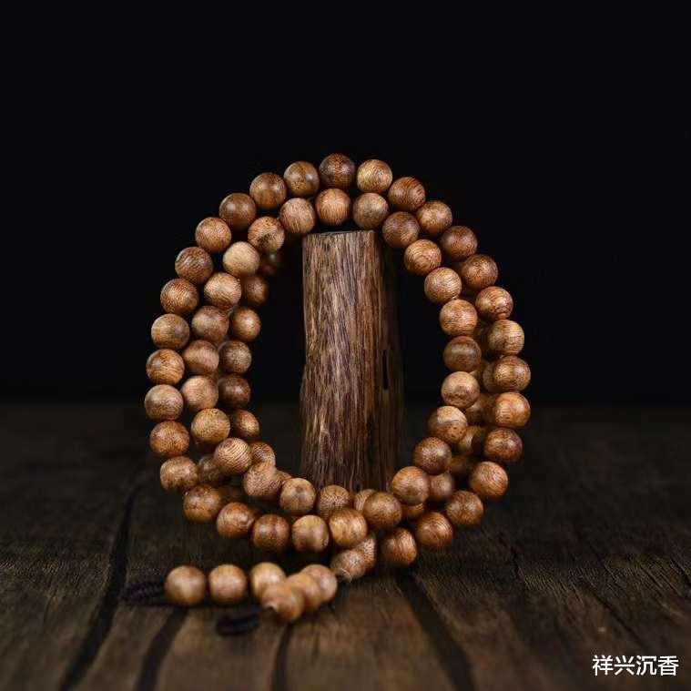 沉香手串|沉香手串，能轻易就叫沉香佛珠吗？