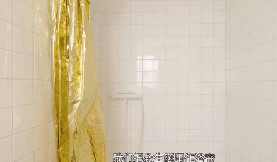 情侣买下24平公寓,改造成超美超温馨的家,邻居看了都羡慕