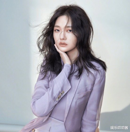 大S|大S离婚后首次公开露面,气质大变美回少女脸,网友:自带哭相眼