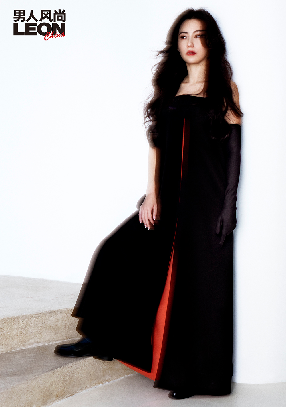 张柏芝|张柏芝登《男人风尚》12月刊封面 露肩长裙造型诠释双面纯净大片