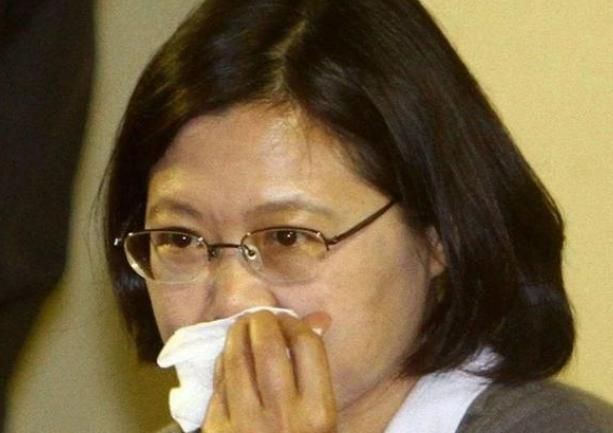 穿衣搭配|“访台”政客接连确诊！蔡英文办公室变“毒窝”？岛内接连传噩耗