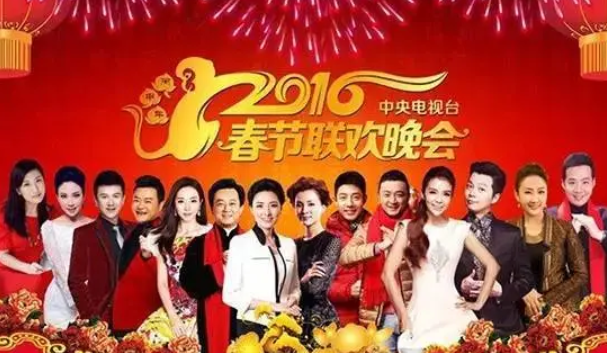 周涛|曝主持人周涛近况！穿着朴素高铁站排队，离开央视6年事业红火