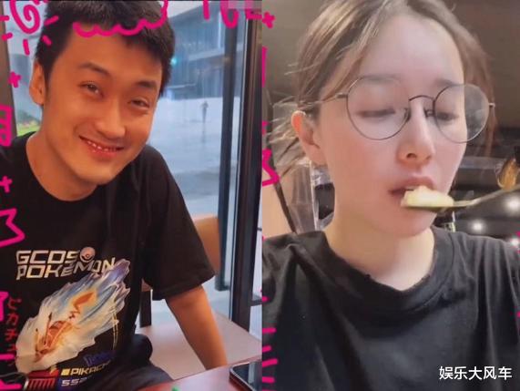 阚清子|阚清子素颜出镜与好友共餐,大口大口吃烤肉接地气,手上钻戒抢镜