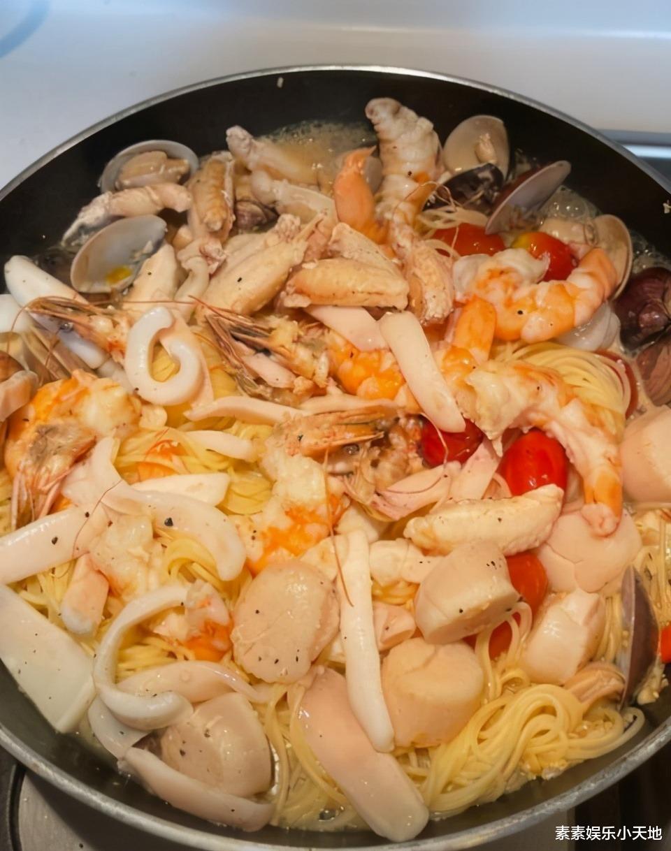 刘海 林心如的生活质量有多高?早餐是白露松搭配春卷,营养又瘦身