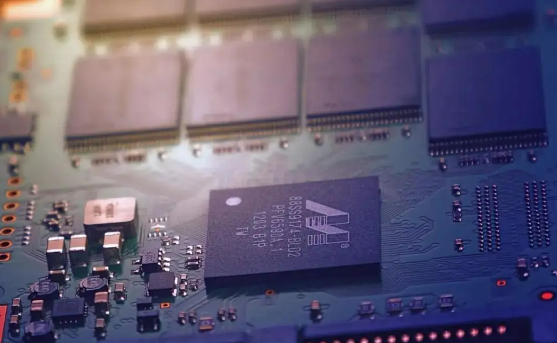 芯片|中国芯片小巨人曝光?藏在安徽小县城32年,80%的研发员是专科生