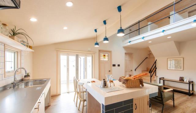 有庭院有阁楼，这个日式独栋看着不豪华，却靠普通装修治愈人心