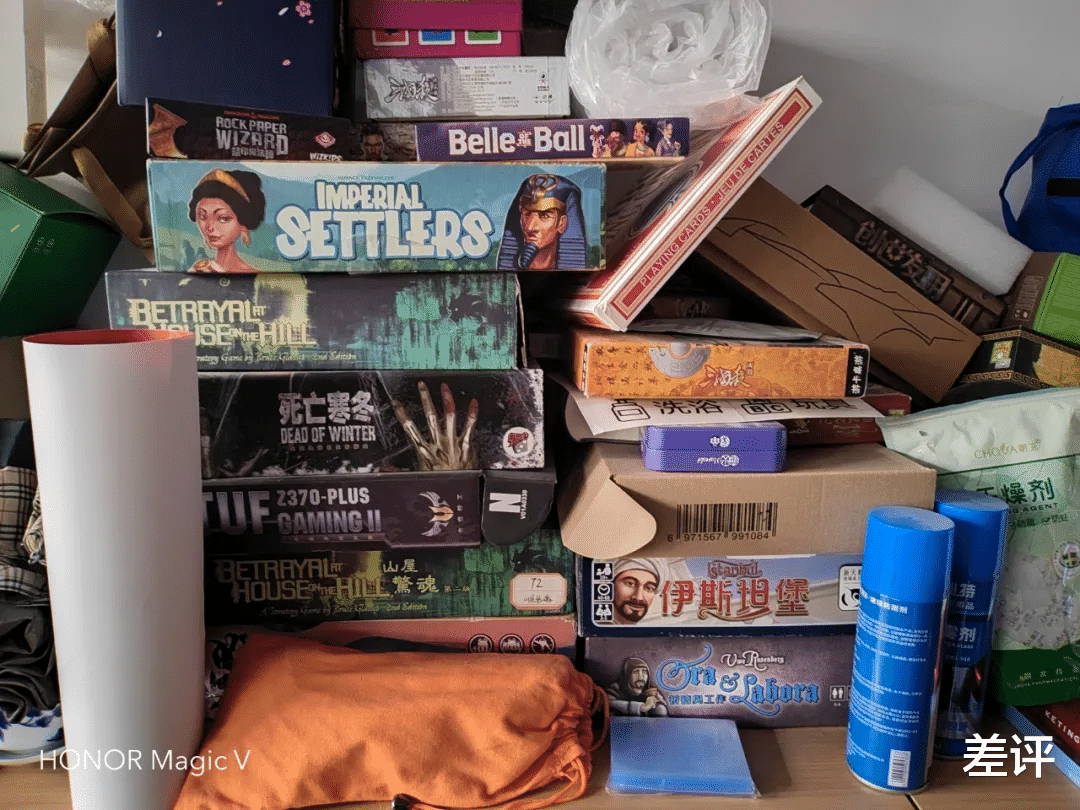 华为荣耀|我小心翼翼用了两天荣耀折叠屏,结果它在发布会上直接被摔了