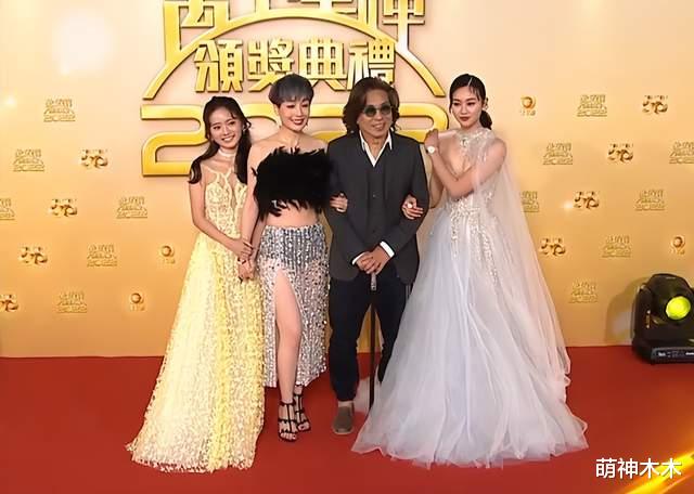 TVB|TVB颁奖礼红毯尴尬瞬间:踩裙子、抢位置,明星现场上演宫心计