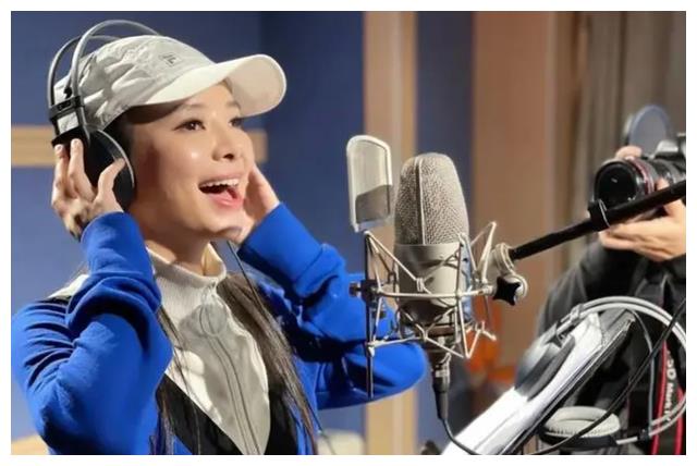 刘赛|盲人歌手刘赛：嫁给军人丈夫很幸福，结婚7年却不敢要孩子