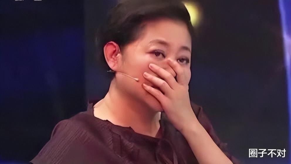 倪萍|倪萍:三婚两次失败,为救儿子给冯小刚下跪,46岁嫁导演终获幸福