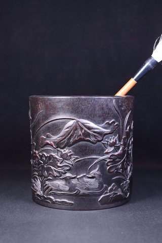 鸳鸯|老紫檀木雕“和合鸳鸯”文房笔筒。