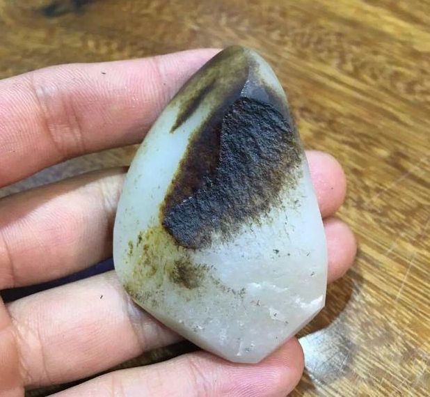 和田玉籽料|玩“残玉”，你胆子真大！