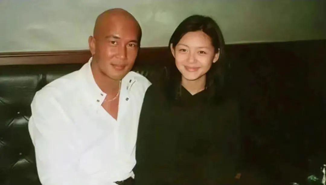 大S|大S再被打脸,体面人设维持不住了:女人的体面,都是钱给的