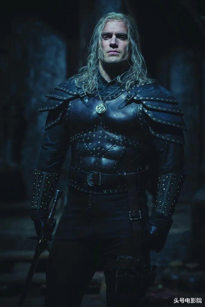 亨利·卡维尔|超人官宣回归！亨利·卡维尔发视频感谢，黑亚当大战超人或成真