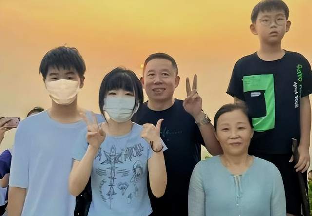 哭笑不得|孙海洋谈论孙卓买家处境,比两个姐姐待遇好,洋洋简直哭笑不得