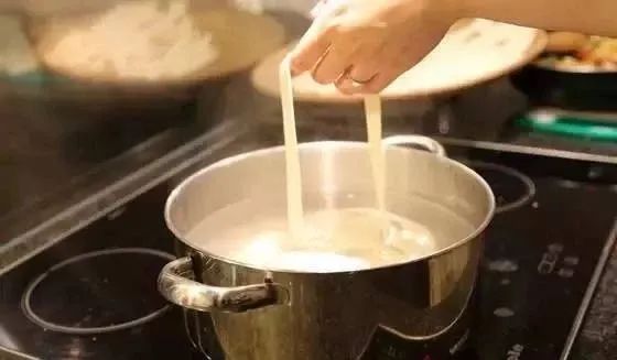 |五湖四海聚成新疆大盘鸡