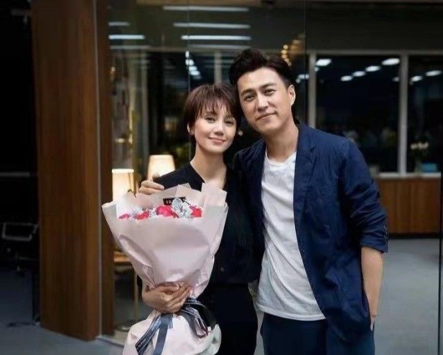 VR|袁泉又出演职场女精英，年薪200万，网友：真的看腻了