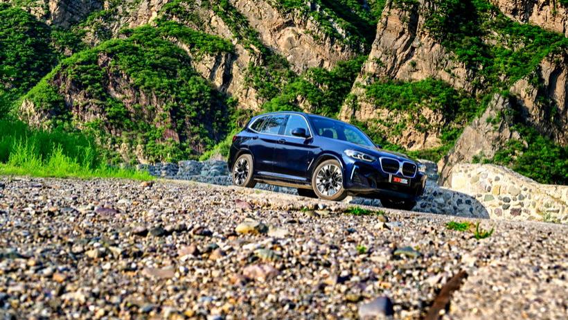 40万元纯电动豪华品牌 新BMW iX3因何受到用户的青睐？